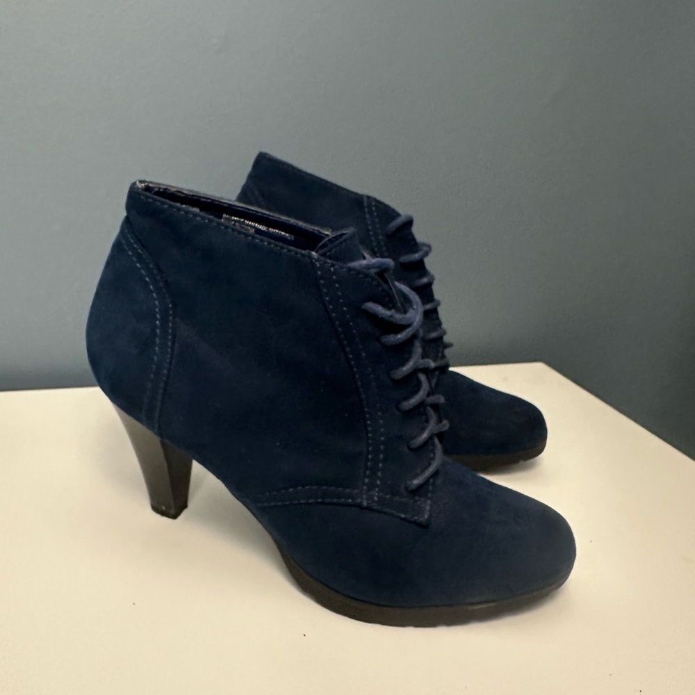 Blue Booties size 9 White Mountain